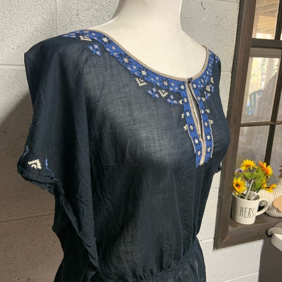 3/$20 SALE!!! Lovely American Eagle Peasant Top Size M - Picture 2 of 4